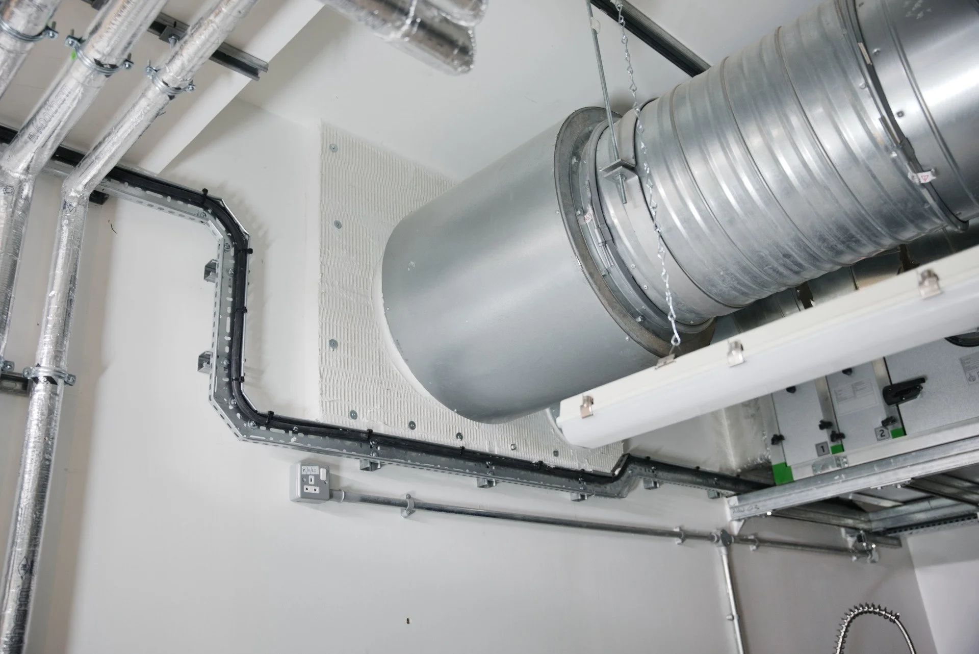Sealed duct and pipe penetration