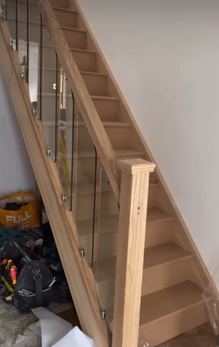 Bespoke oak and glass staircase